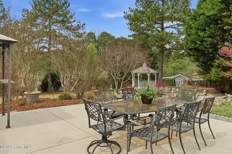 115 Rachels Point West End NC 27376