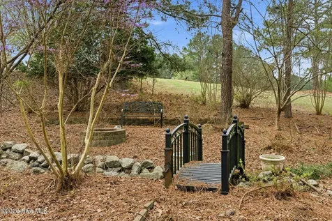 115 Rachels Point West End NC 27376