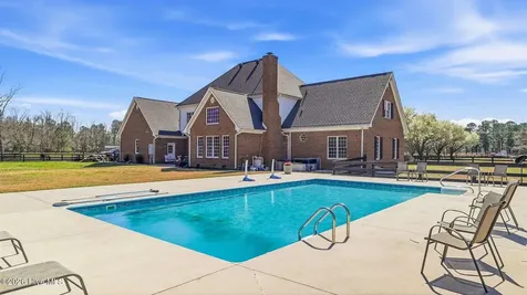 860 Lakebay Road Vass NC 28394
