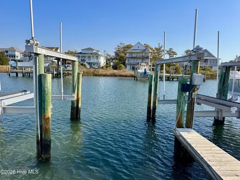 118 & 120 Pintail Lane Harkers Island NC 28531