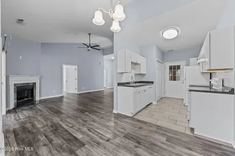 112 Kensington Way Aberdeen NC 28315
