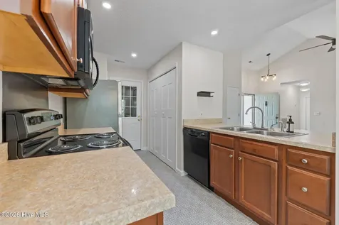 110 Kensington Way Aberdeen NC 28315