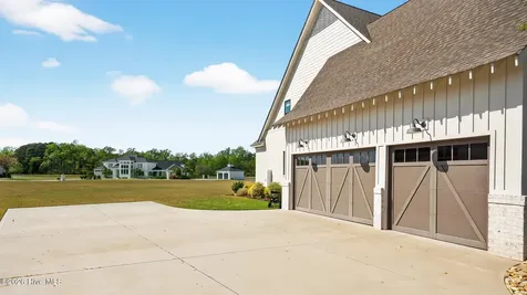 1196 Seasons End Lane Grimesland NC 27837