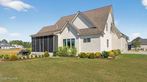 1196 Seasons End Lane Grimesland NC 27837