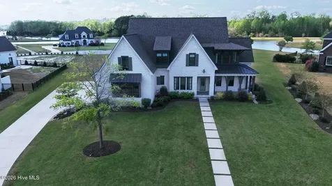 1196 Seasons End Lane Grimesland NC 27837