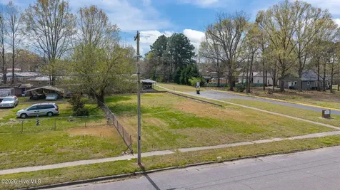 207 NE Railroad Street Robersonville NC 27871