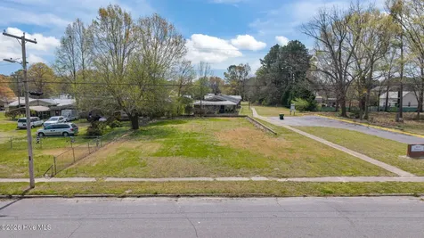 207 NE Railroad Street Robersonville NC 27871