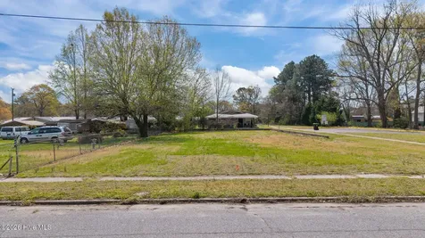 207 NE Railroad Street Robersonville NC 27871