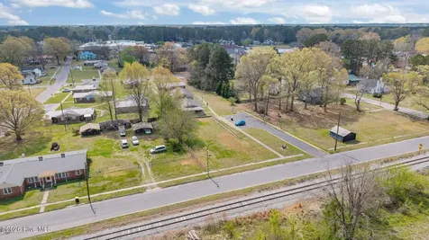 207 NE Railroad Street Robersonville NC 27871