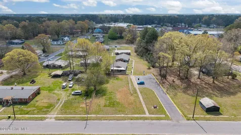 207 NE Railroad Street Robersonville NC 27871