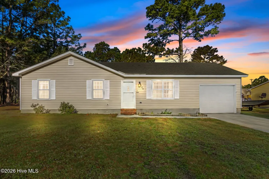 434 Oregon Trail Hubert NC 28539