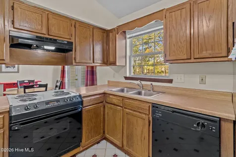 434 Oregon Trail Hubert NC 28539