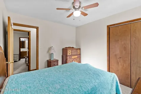 434 Oregon Trail Hubert NC 28539