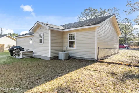 434 Oregon Trail Hubert NC 28539
