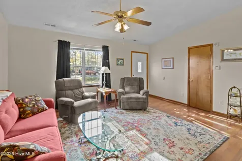 434 Oregon Trail Hubert NC 28539