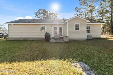 434 Oregon Trail Hubert NC 28539