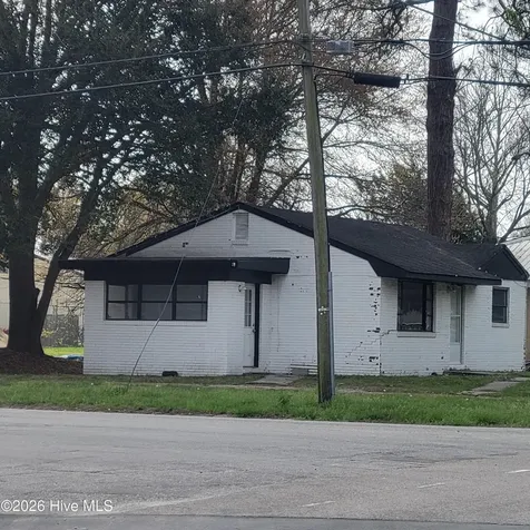 200 S Smith Street Burgaw NC 28425