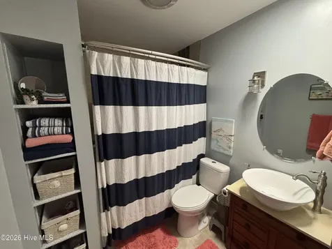 923 N Yaupon Terrace Morehead City NC 28557