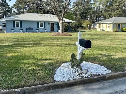 923 N Yaupon Terrace Morehead City NC 28557