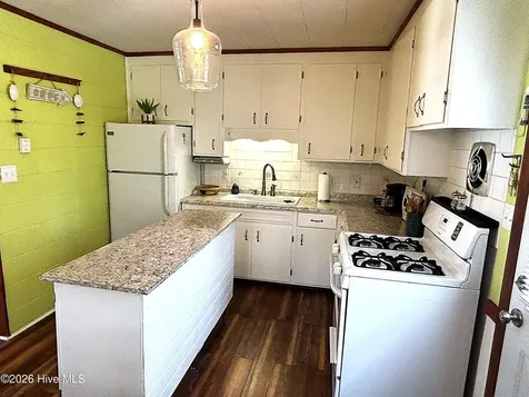 923 N Yaupon Terrace Morehead City NC 28557