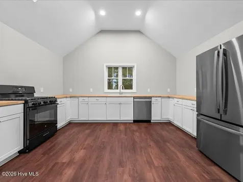 1050 Lakebay Road Vass NC 28394