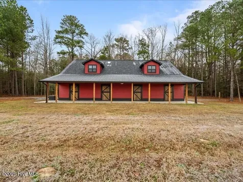 1050 Lakebay Road Vass NC 28394