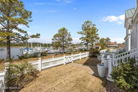 365 E Harborside Road Oriental NC 28571