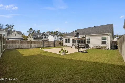 61 Chickadee Way Hampstead NC 28443