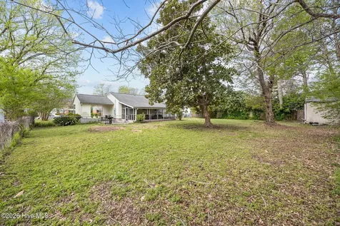 706 Vernon Drive Jacksonville NC 28540