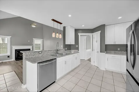 2106 Troon Court Wilmington NC 28403