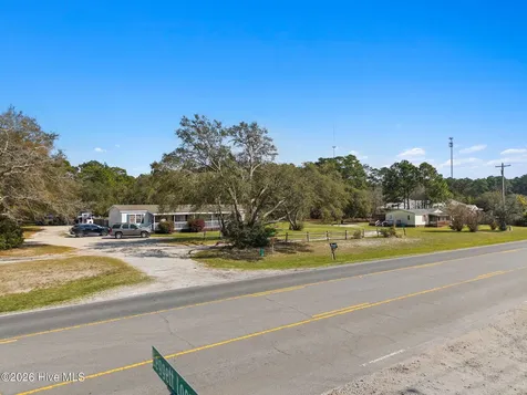 8094-8096 River Road SE Southport NC 28461