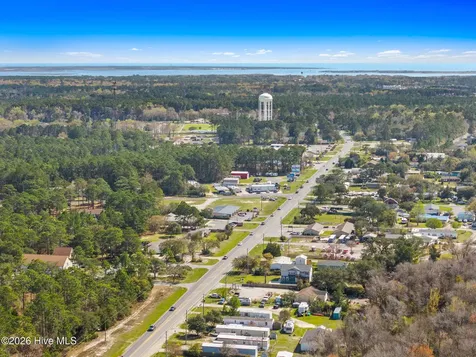 8094-8096 River Road SE Southport NC 28461
