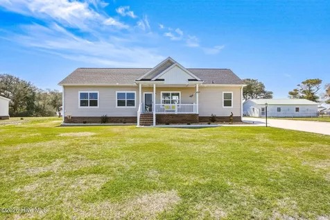 204 Nelson Street Harkers Island NC 28531