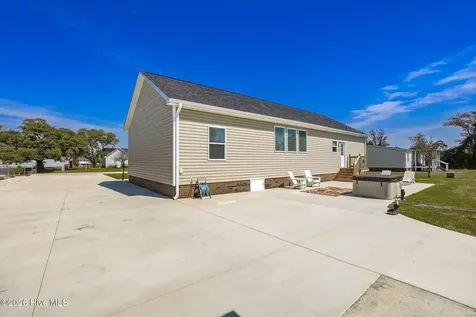 204 Nelson Street Harkers Island NC 28531