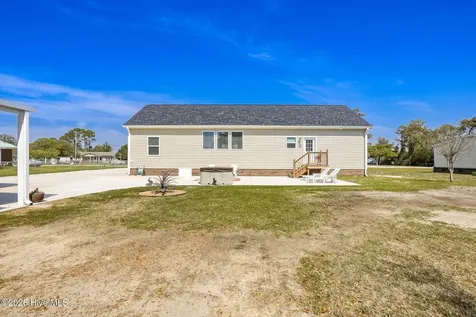 204 Nelson Street Harkers Island NC 28531