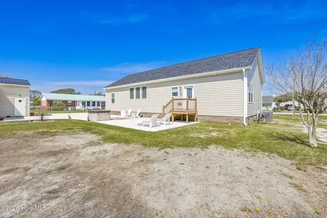 204 Nelson Street Harkers Island NC 28531
