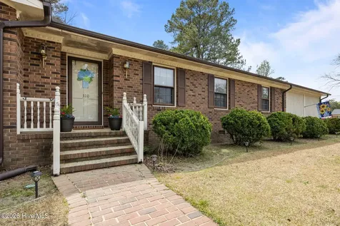 310 W 17th Street Scotland Neck NC 27874