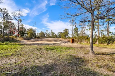 1217 Strange Court Morehead City NC 28557