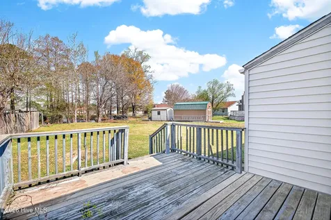 111 Little Lake Circle New Bern NC 28560