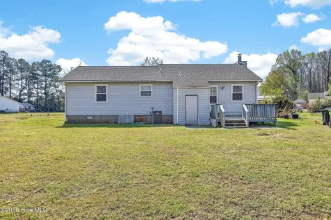 111 Little Lake Circle New Bern NC 28560