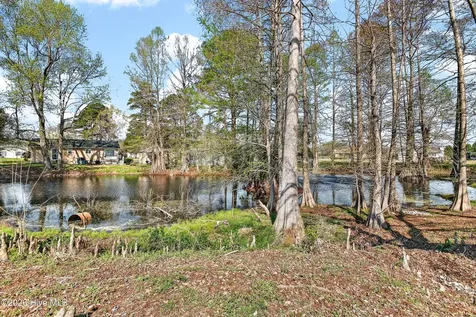111 Little Lake Circle New Bern NC 28560
