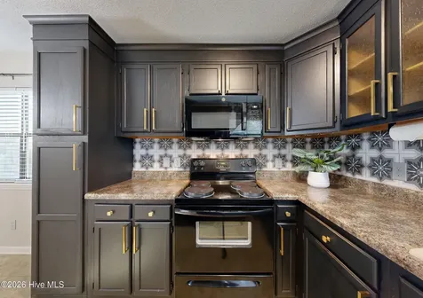 200 Rollins Drive Greenville NC 27834