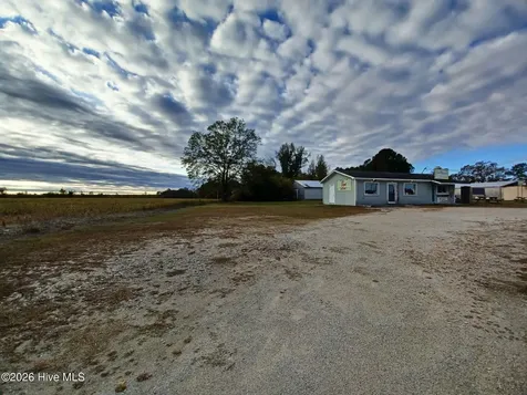 1353 Tomahawk Highway Harrells NC 28444