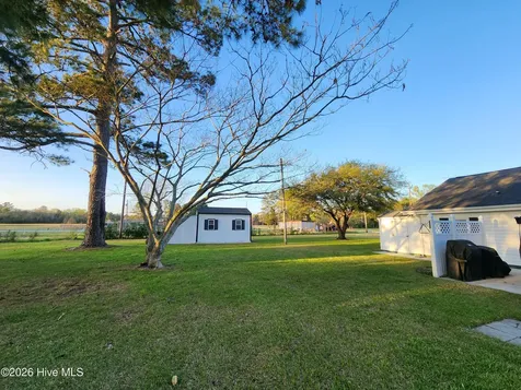 2523 Belgrade Swansboro Road Maysville NC 28555