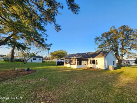 2523 Belgrade Swansboro Road Maysville NC 28555