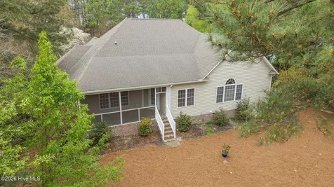 141 Longleaf Drive West End NC 27376