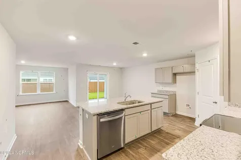 427 Oak Knoll Drive Jacksonville NC 28546