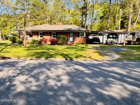 302 Oak Drive Washington NC 27889