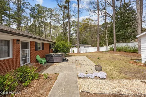 302 Oak Drive Washington NC 27889