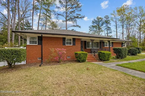 302 Oak Drive Washington NC 27889